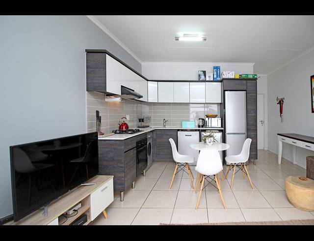 1 BEDROOM APARTMENT FOR SALE IN GREENSTONE HILL
